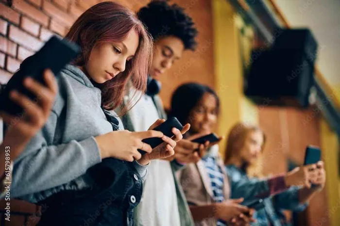 Navigating Safe vs. Problematic Youth Social Media and What You Can do About It