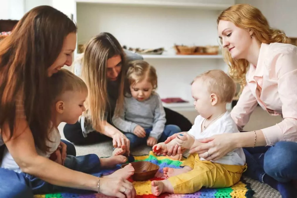 6-reasons-why-you-should-join-a-mothers-group-main_1.jpg